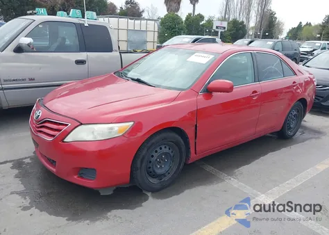 2011 Toyota Camry Le z USA, uszkodzony, nr VIN 4T1BF3EK4BU599270